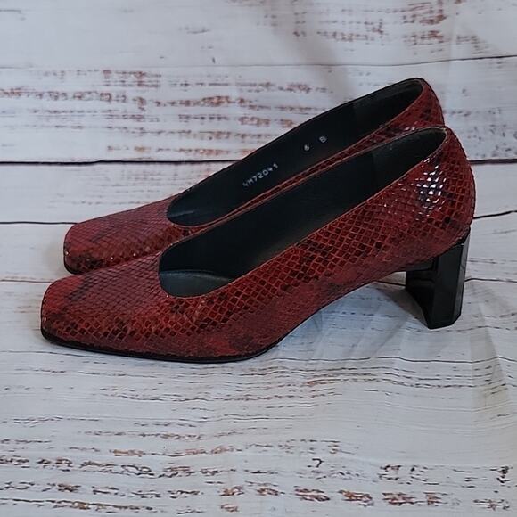 80s Vintage Stuart Weitzman Cherry Red Snakeskin Embossed Leather Heels Size 6 - Picture 4 of 12